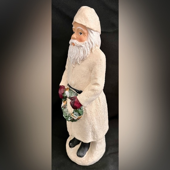 Festive Sparkling Snow Covered Wreath Holding White Christmas Santa Claus Figure - Picture 4 of 17